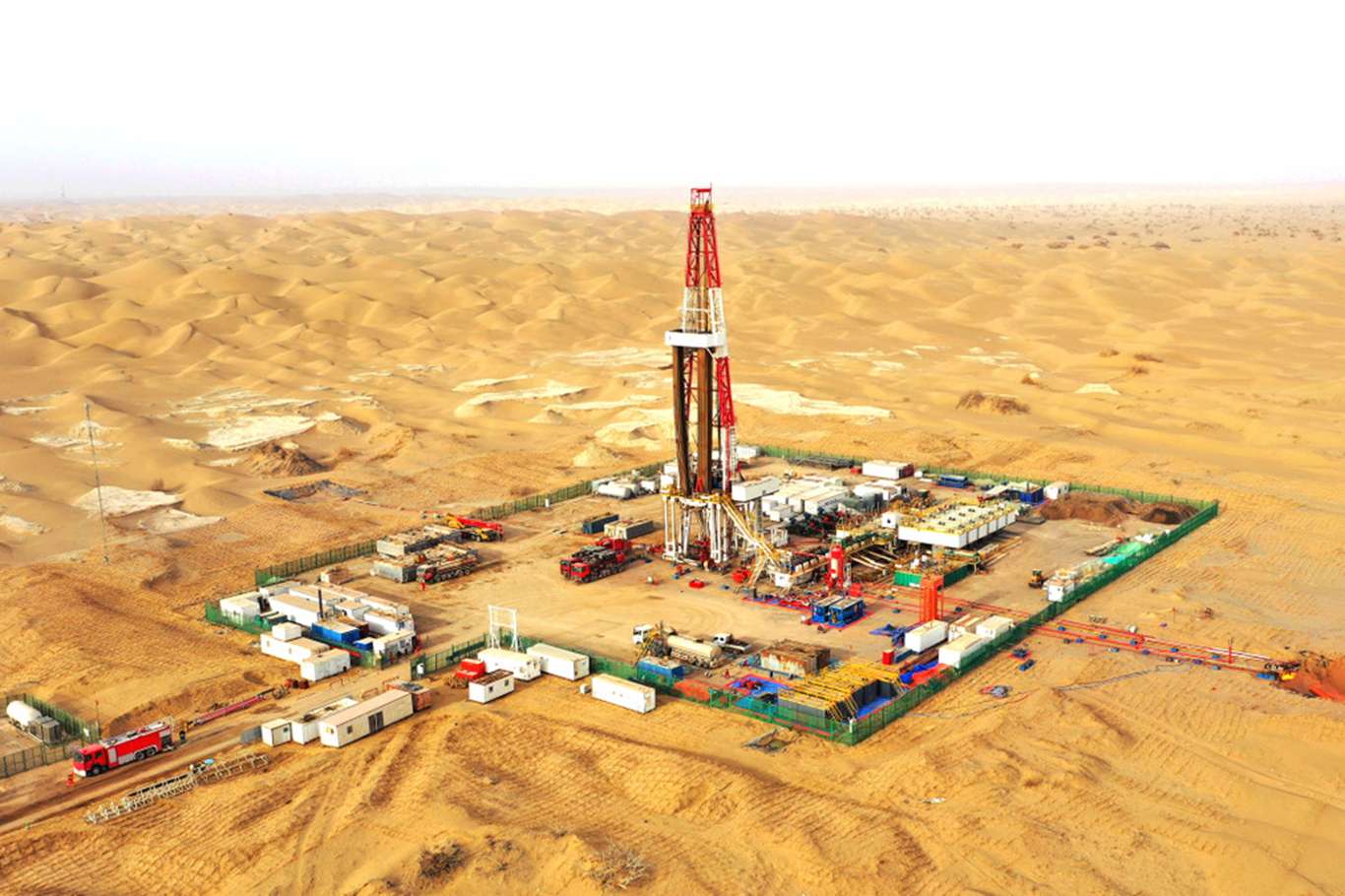 Çin Doğu Türkistan'ın petrol ve gazını sömürmeye devam ediyor Çin Doğu Türkistan'ın petrol ve gazını sömürmeye devam ediyor